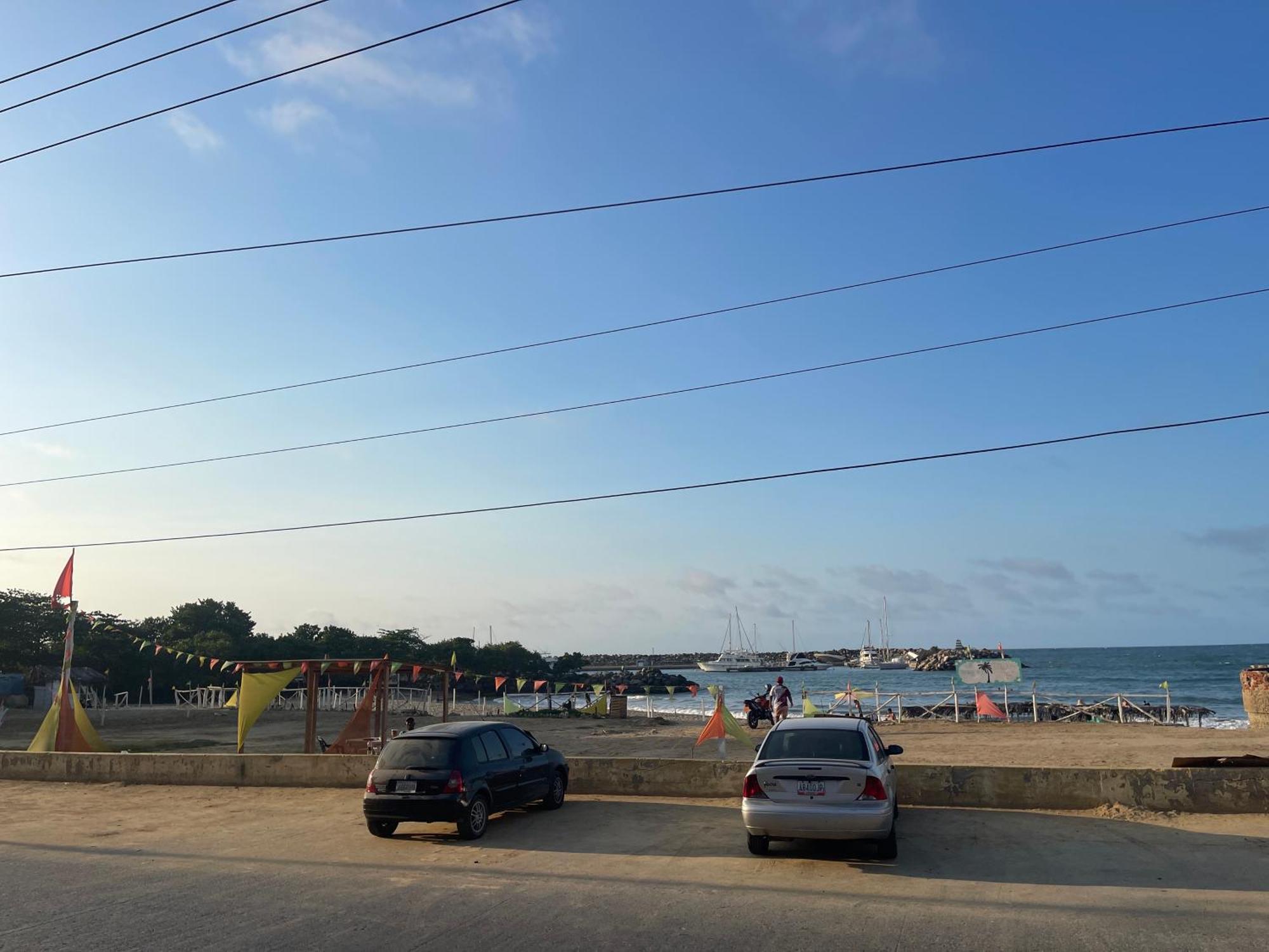 Hotel Brisas Del Mar 2022 Catia La Mar ภายนอก รูปภาพ